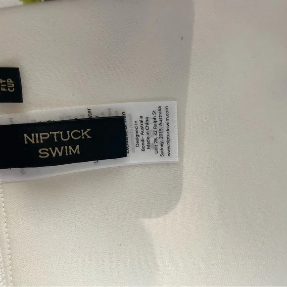 NipTuck Swimwear size 8 w multi size cups - Picture 5 of 6
